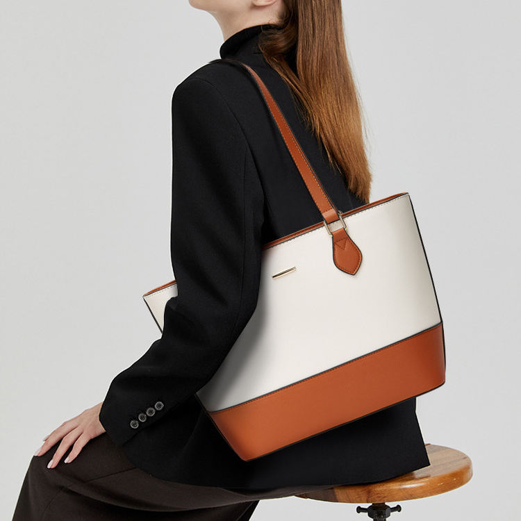 Luxury Leather Tote & Wristlet Set – White & Tan Minimalist Design